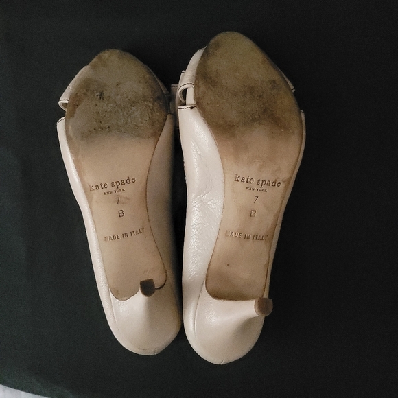Kate Spade Cream Off White Leather Bow Pumps Heels SIZE 7 AUTHENTICATED - Picture 9 of 12